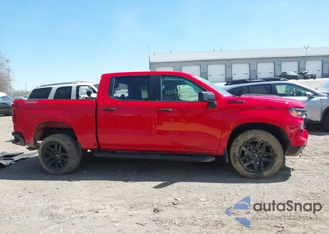 2024 Chevrolet Silverado 1500 4Wd Short Bed Custom Trail Boss z USA, uszkodzony, nr VIN 3GCPDCEKXRG265421